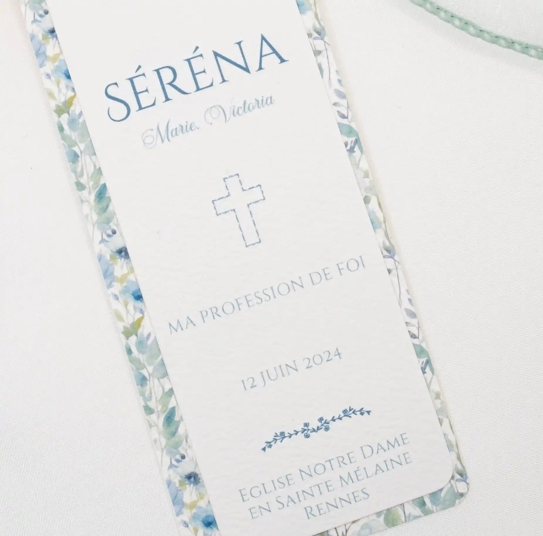 Signet Fleuri personnalisé pour baptême ou communion, imprimé dans des tons turquoise et vert d'eau