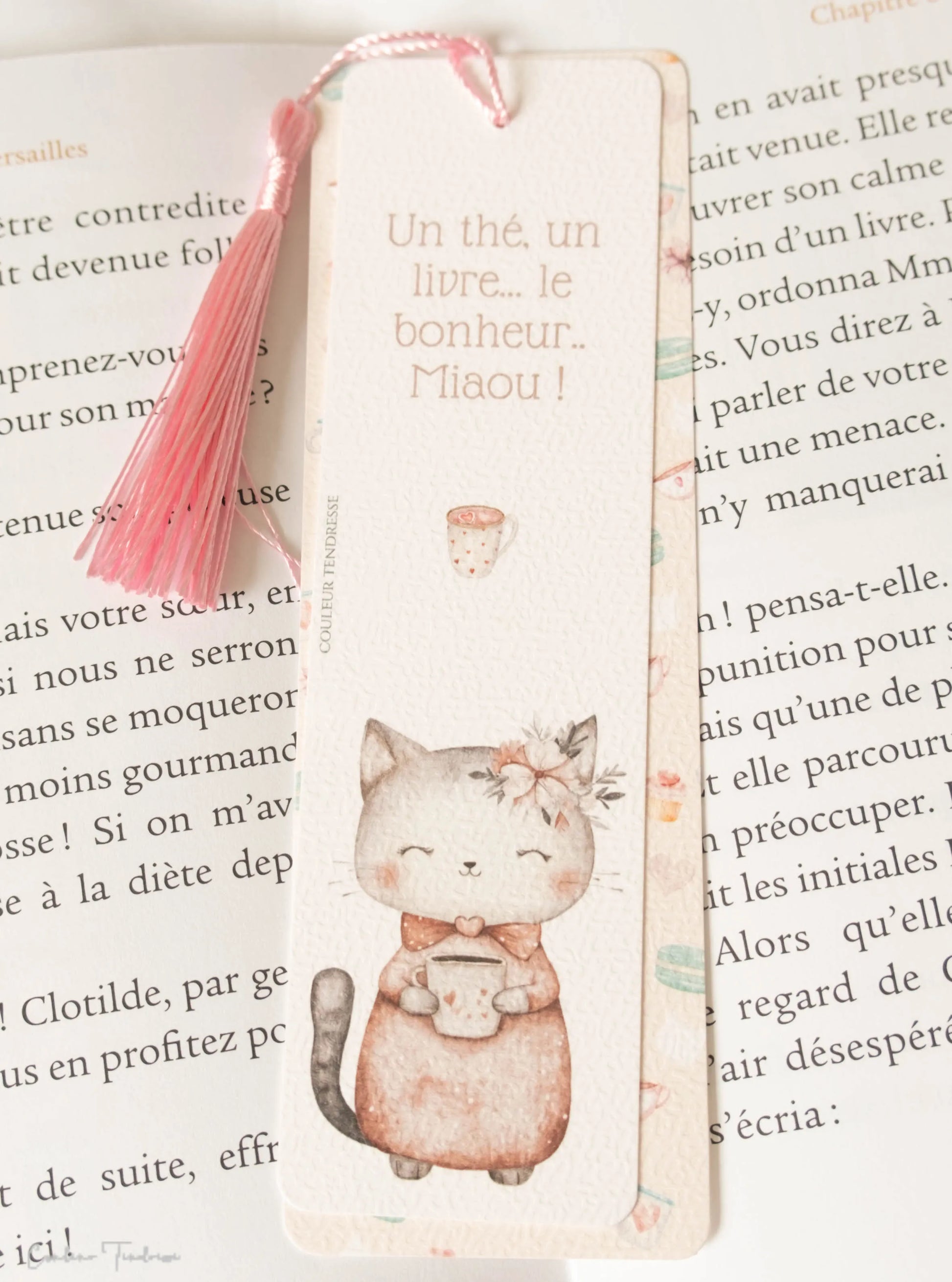 Marque Page avec un petit chat, et un pompon