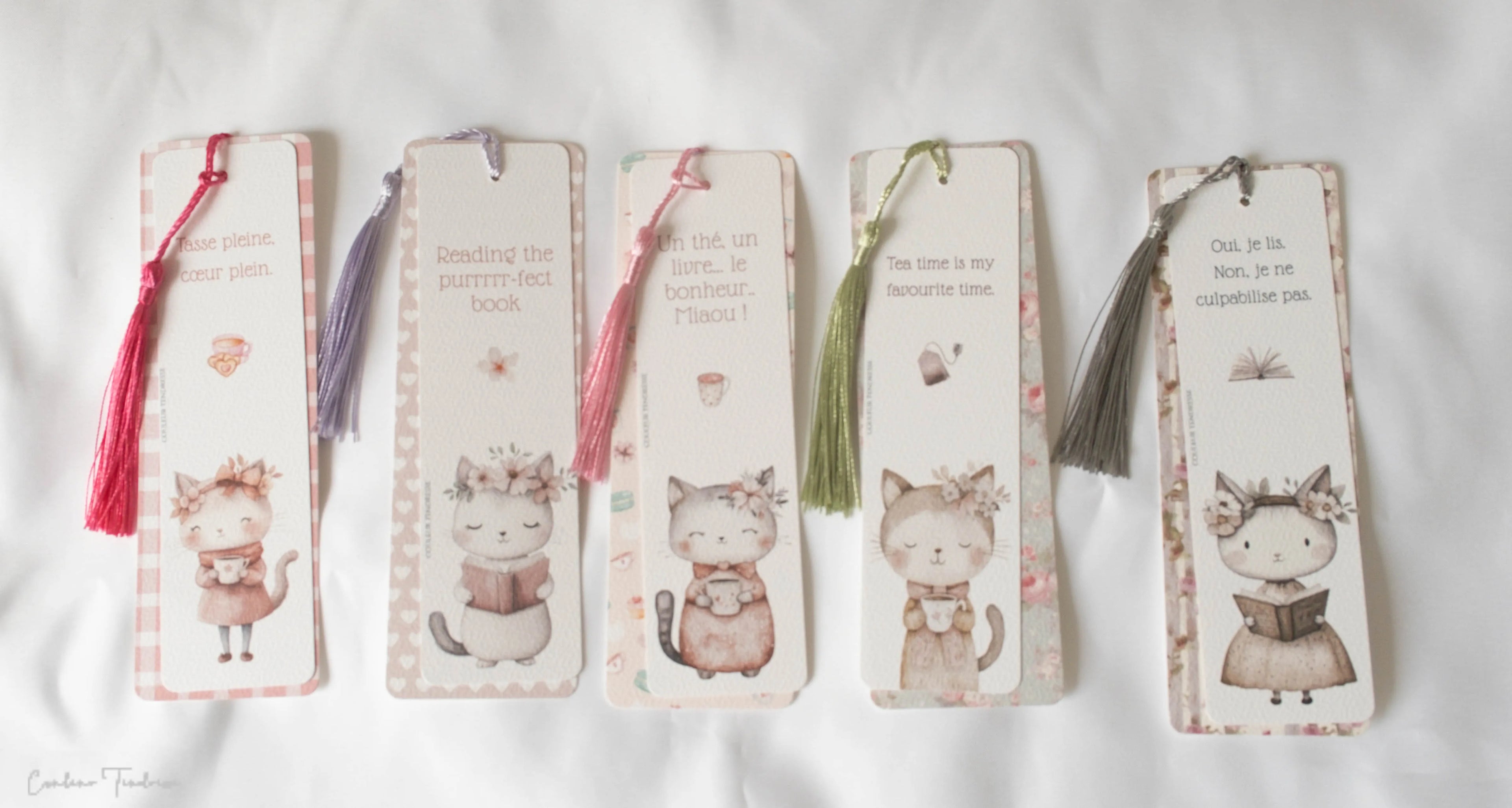Marque Page avec un petit chat, et un pompon