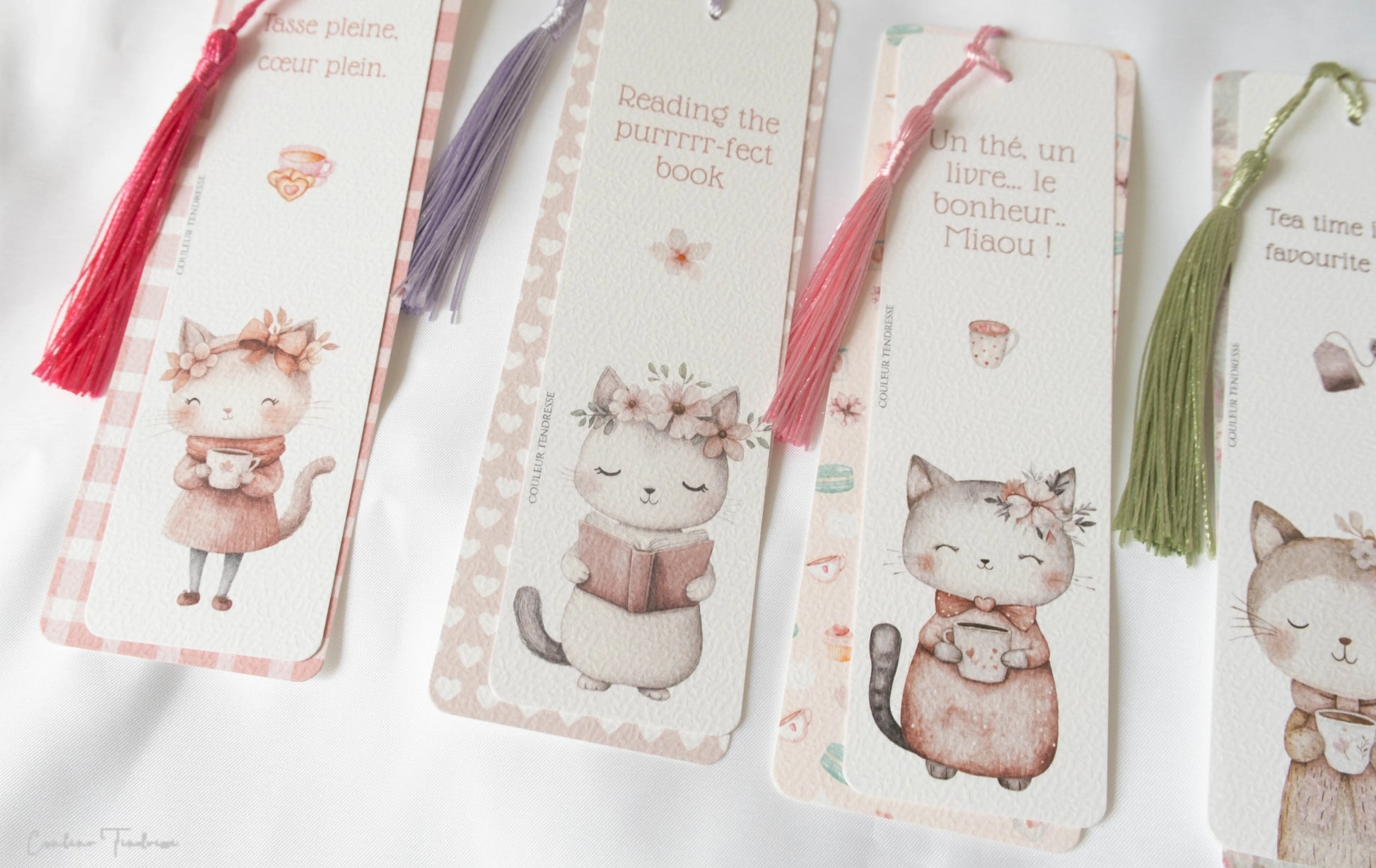 Marque Page avec un petit chat, et un pompon