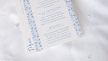 Menu de Mariage Personnalisé bleu fleuri blanc - Collection Uzès