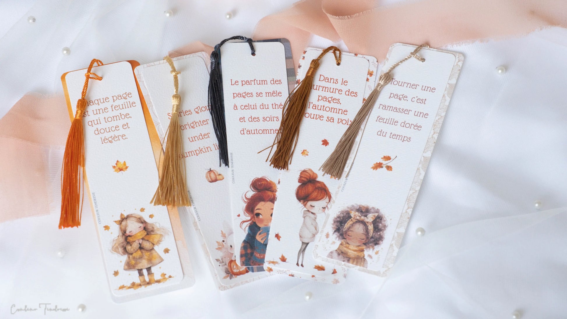 Marque-pages originaux pour lecteur avec dessins de saison et pompons