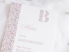 Menu de baptême personnalisé – Collection Apolline – Motif fleuri & initiale de l’enfant