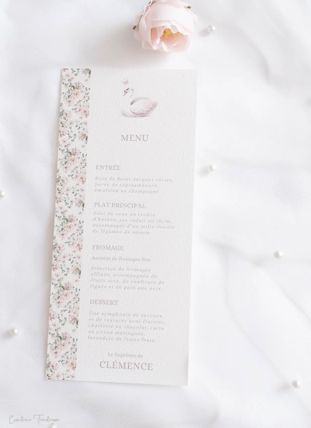 Menu de baptême ou communion avec bande fleurie et cygne format rectangulaire 9x21cm