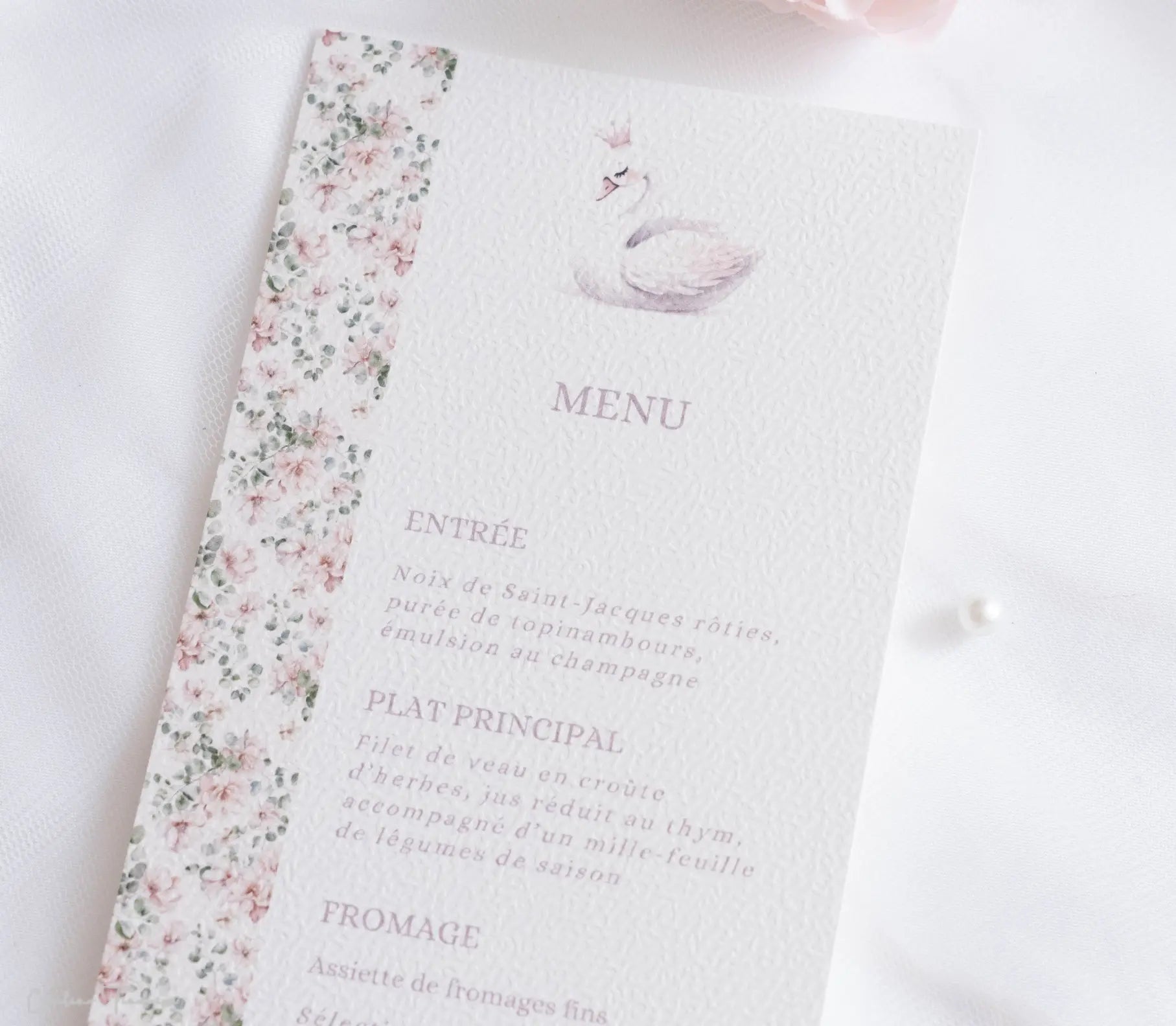 Menu de baptême ou communion avec bande fleurie et cygne format rectangulaire 9x21cm