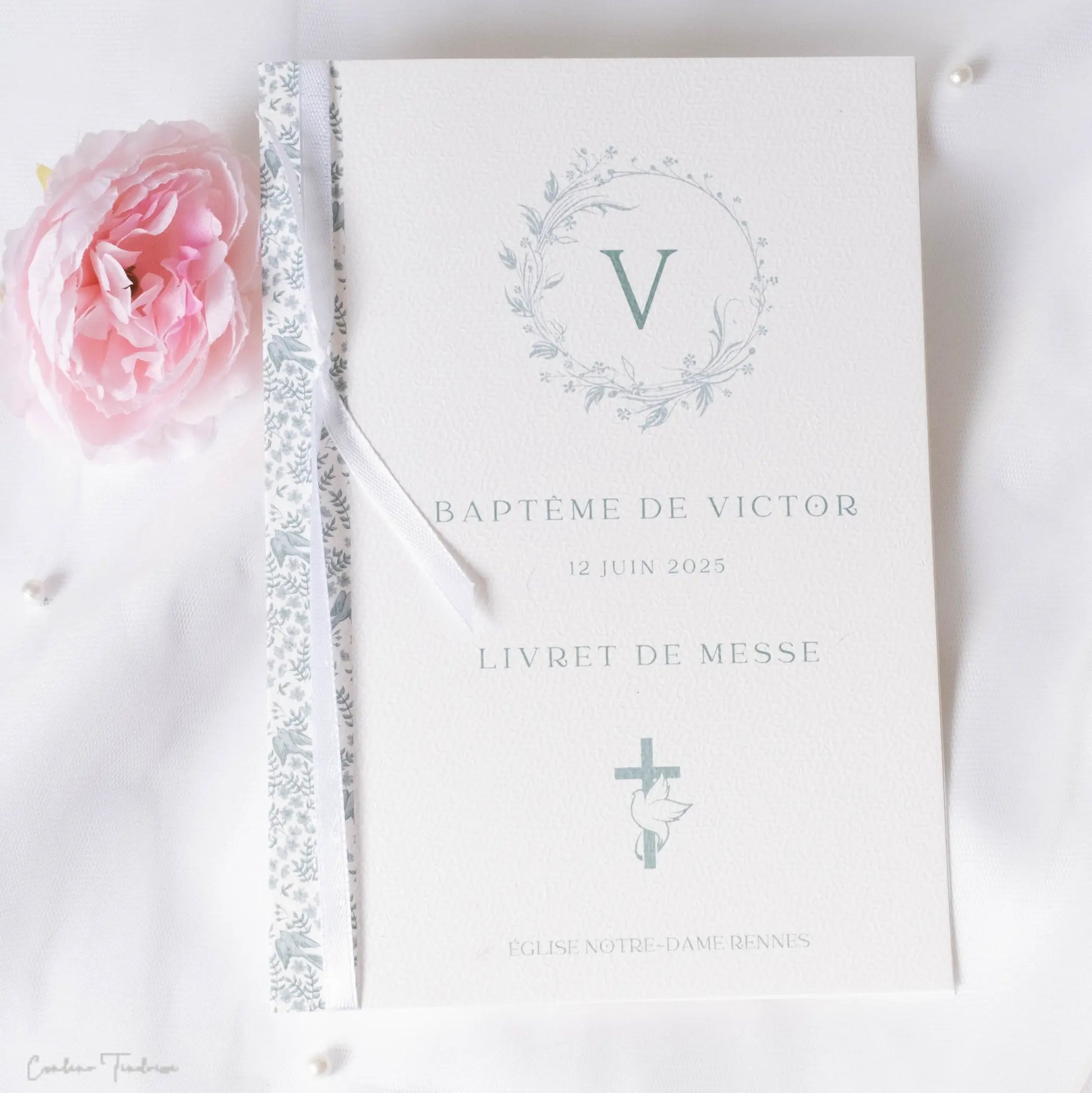 Couverture pour livret de messe à imprimé oiseau et ramages, parfaite pour baptême ou communion