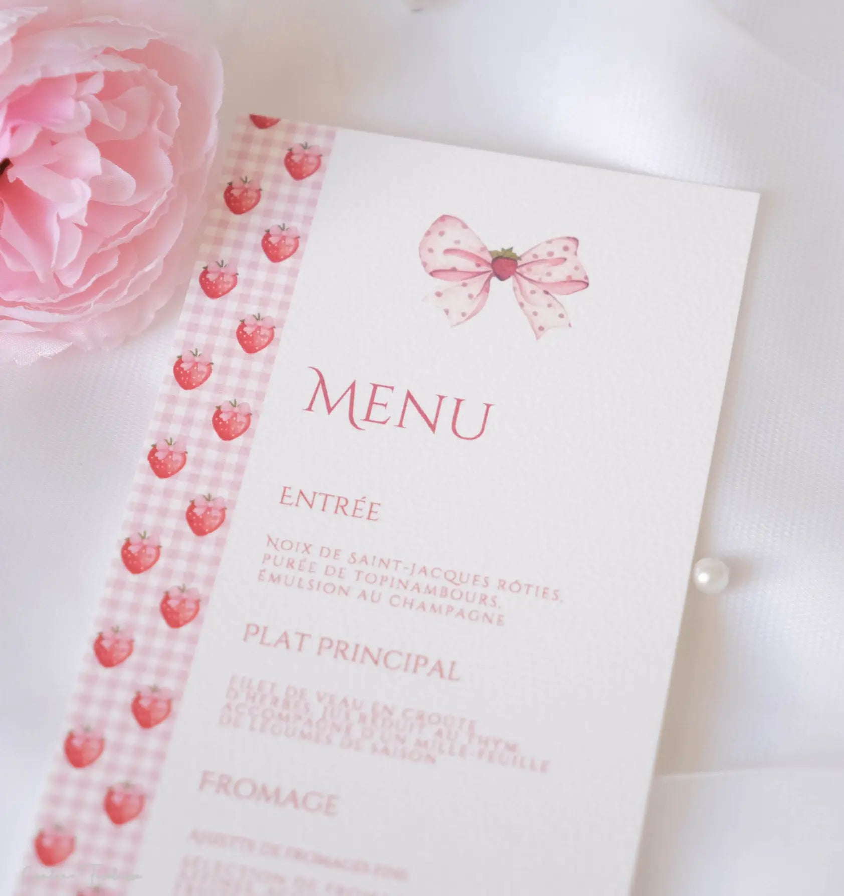 Menu baptême ou communion personnalisé motif fraises – Papeterie élégante Collection Fragola