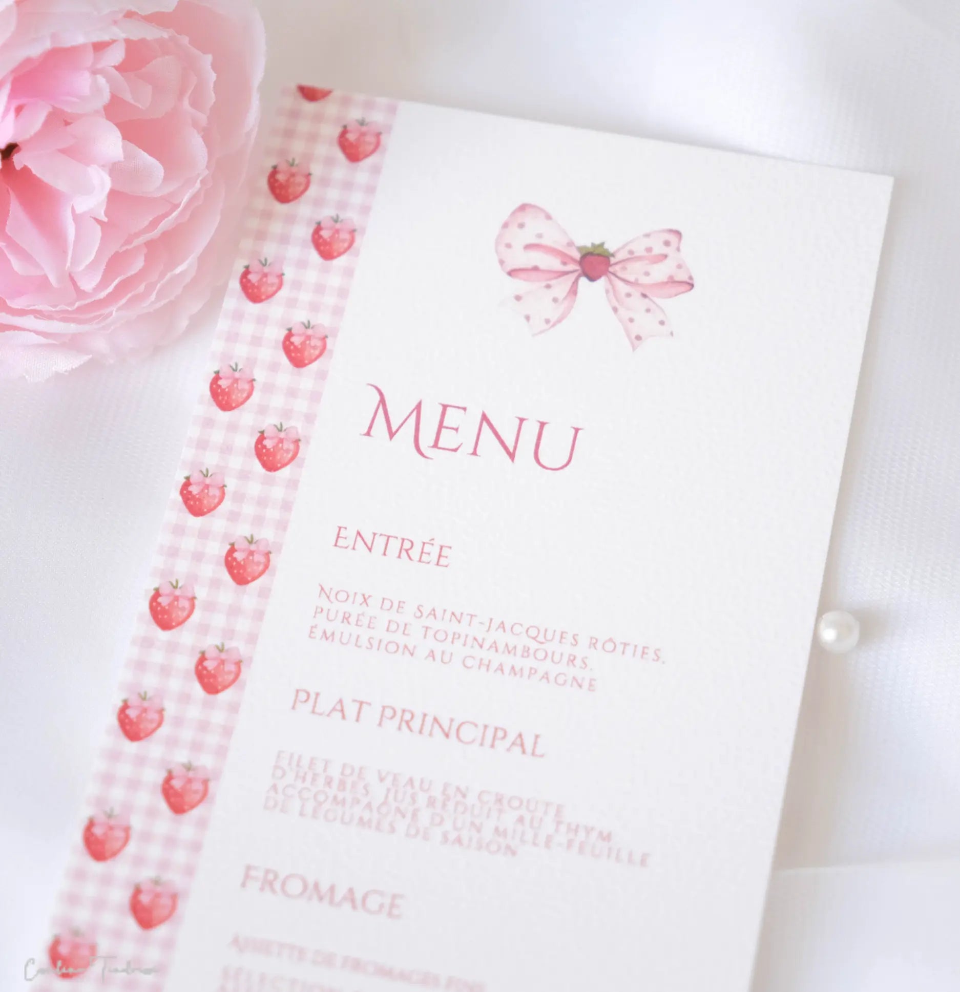 Menu baptême ou communion personnalisé motif fraises – Papeterie élégante Collection Fragola