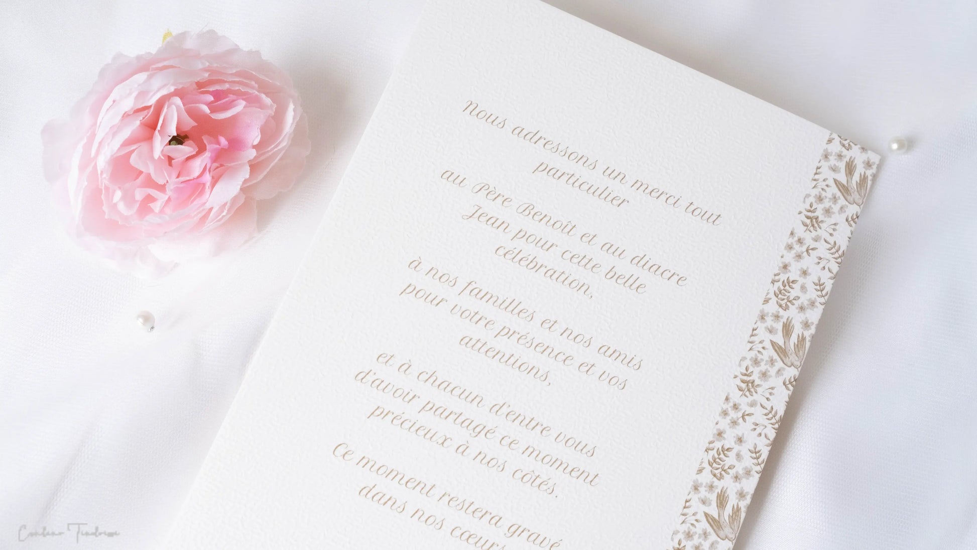 Couverture pour livret de messe à imprimé oiseau et ramages, parfaite pour baptême ou communion