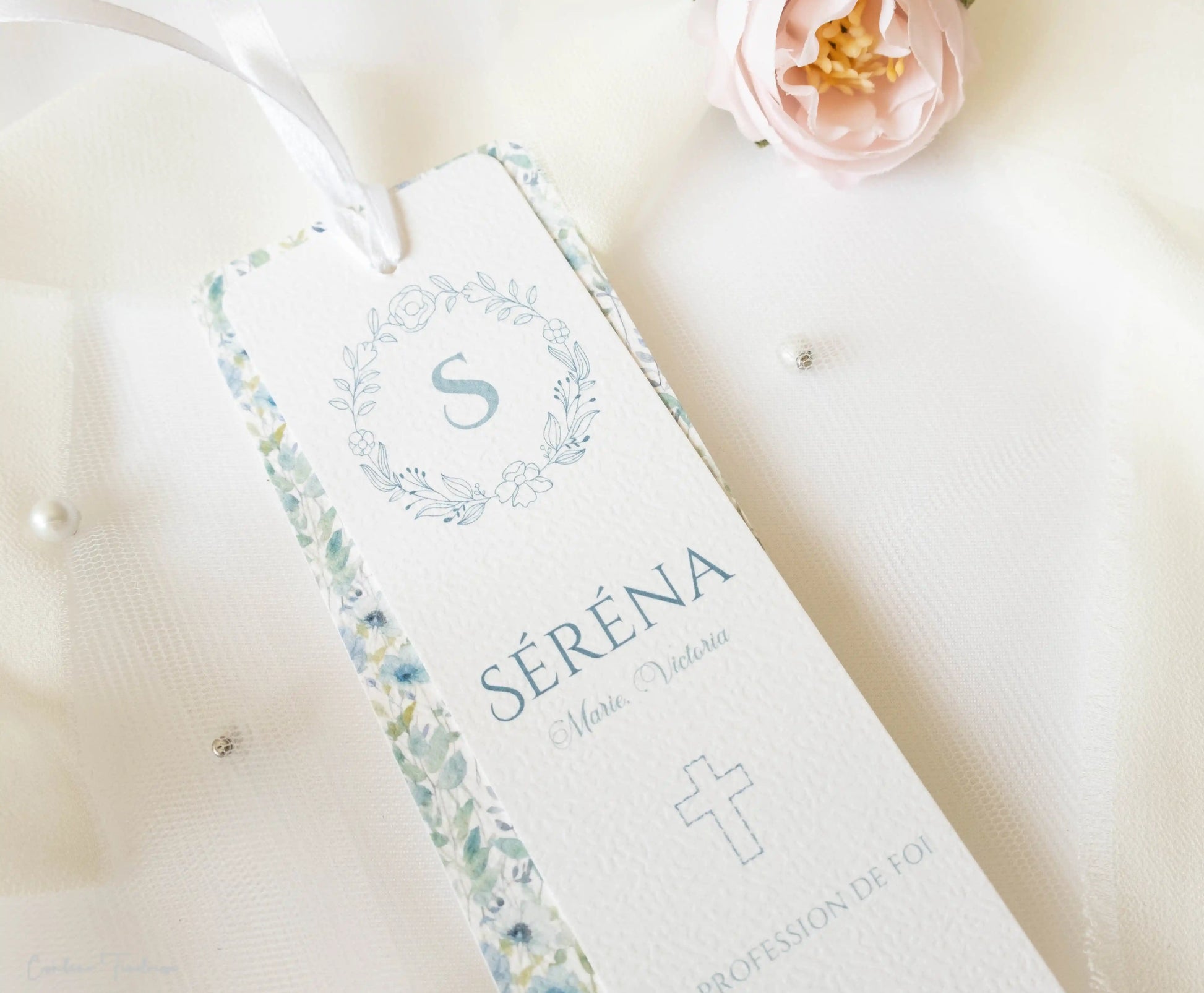 Signet Fleuri personnalisé pour baptême ou communion, imprimé dans des tons turquoise et vert d'eau