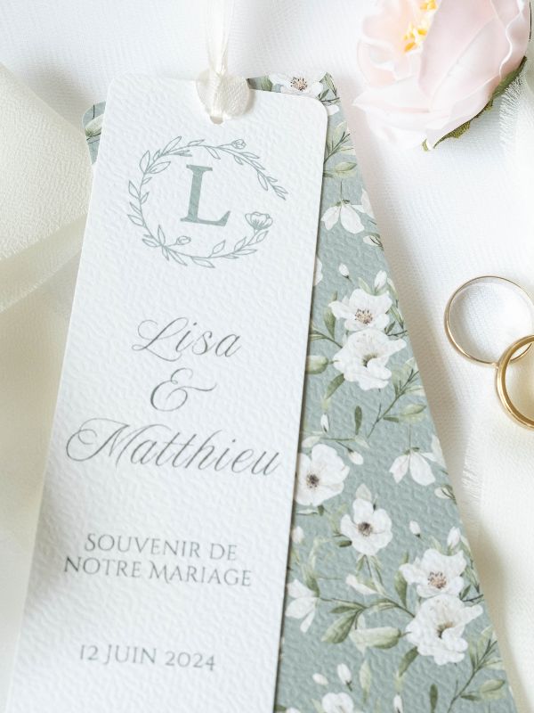 signet de mariage personnalisé fleuri fond vert sauge